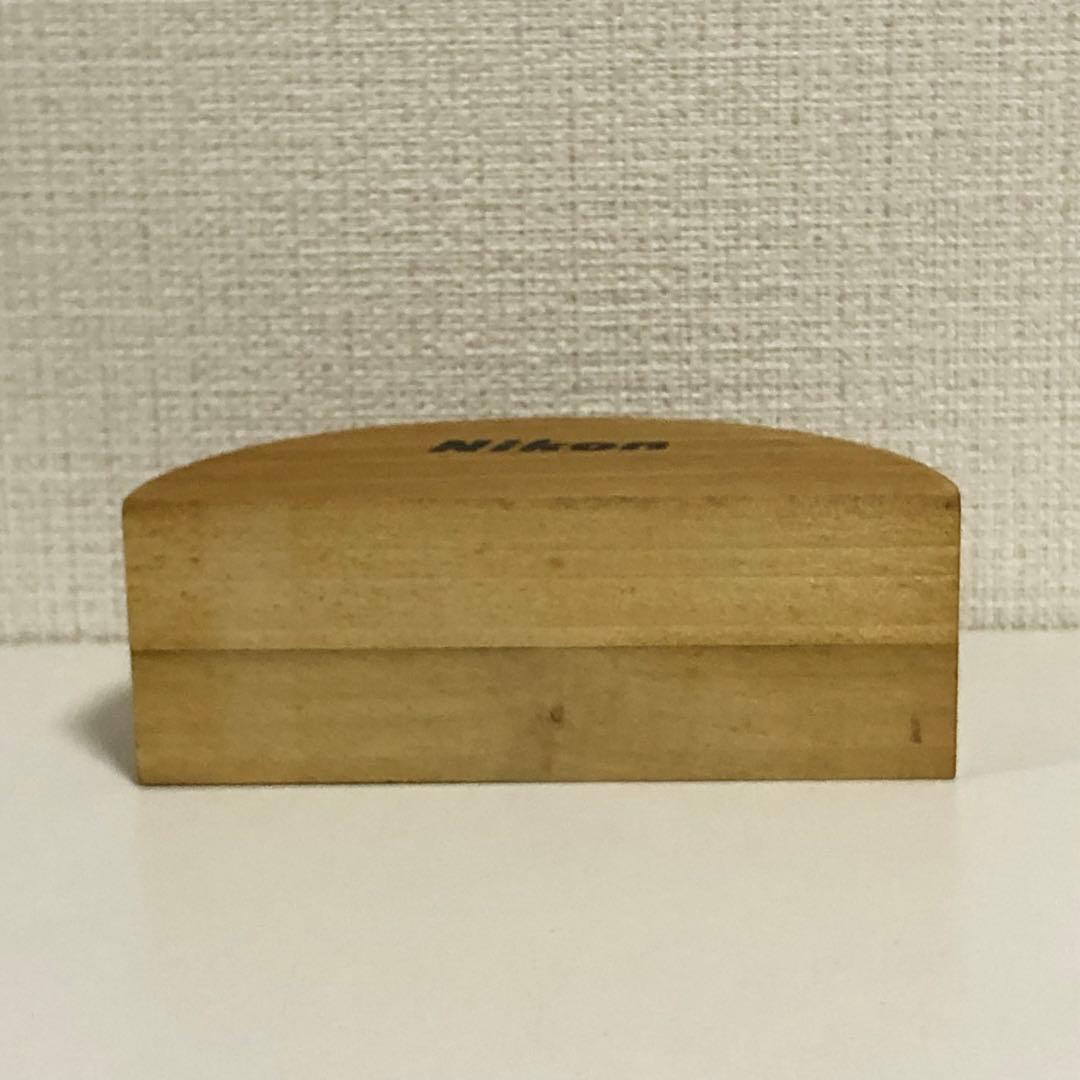 年代物　ヴィンテージ　ニコン　nikon オブジェ　木製　ロゴ　スタンド　非売品