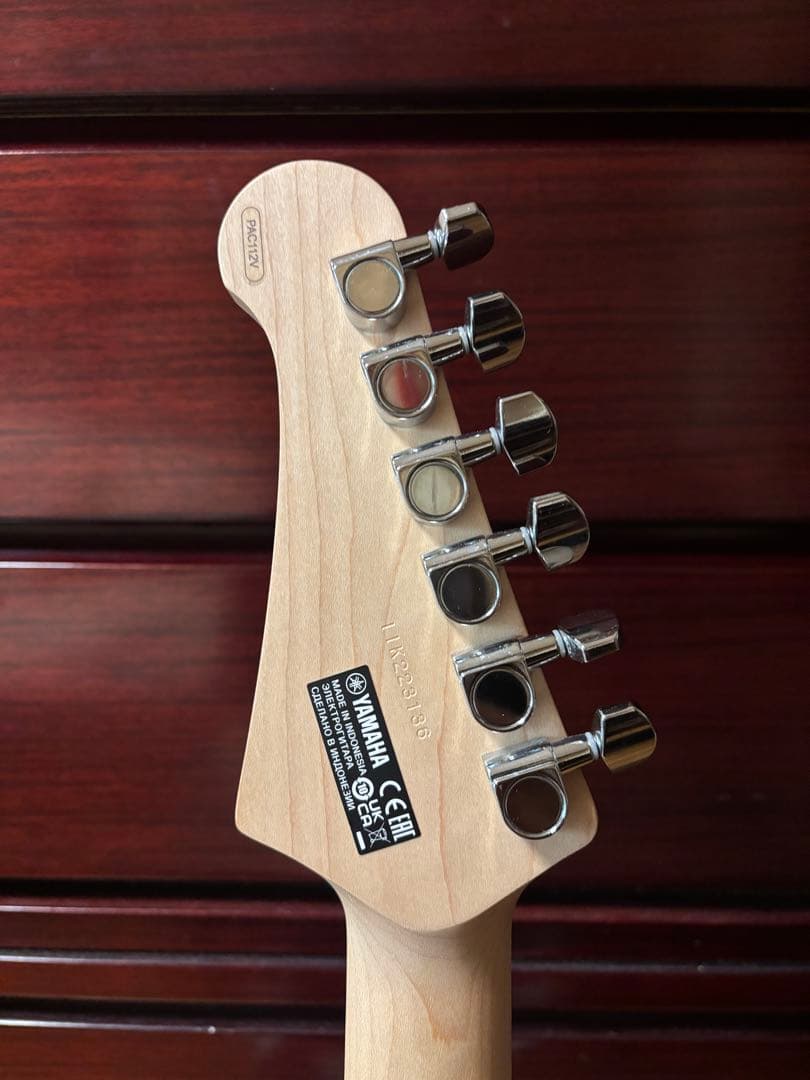 YAMAHA PACIFICA PAC112V パシフィカ