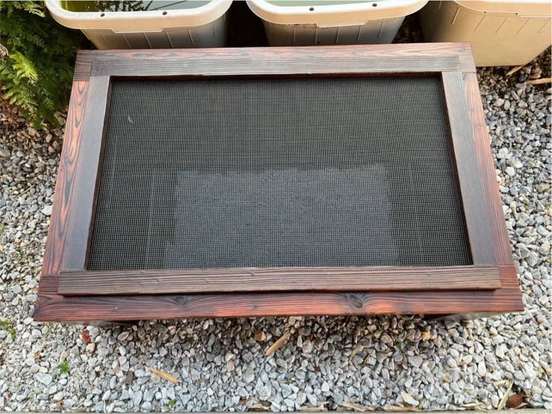 【新品】　60Lトロ舟と木枠のセット　屋外用　網蓋つき