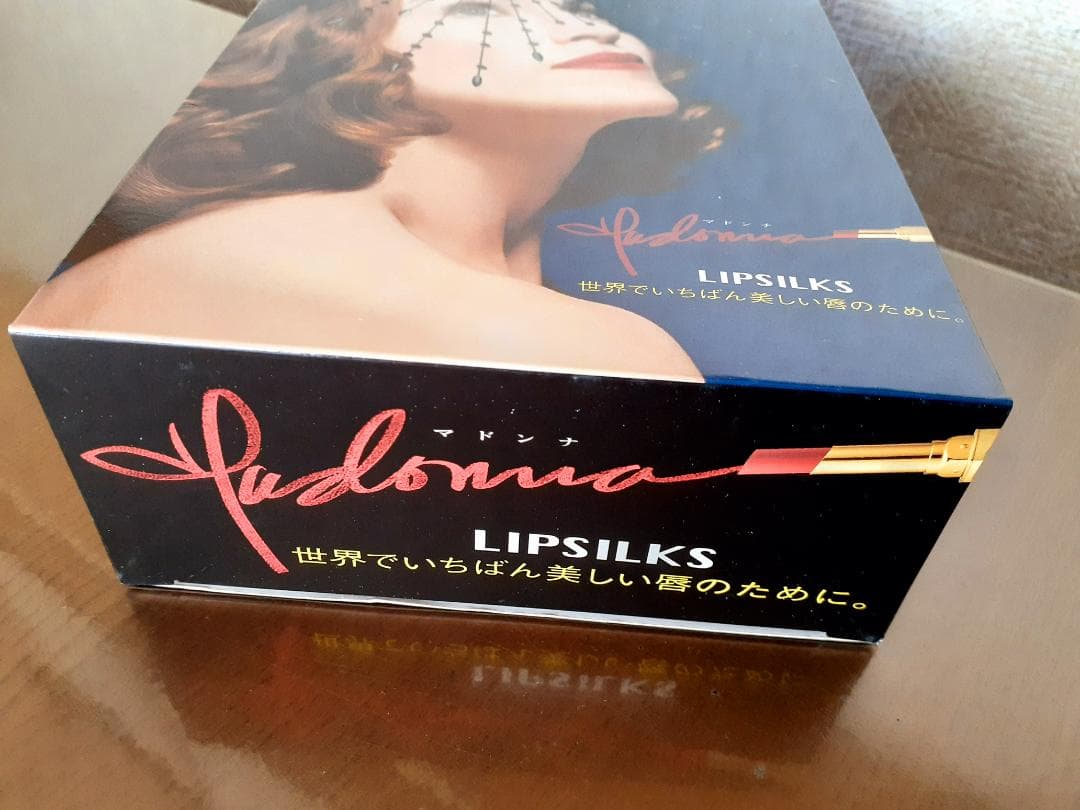 マドンナ　MAX FACTOR Lipsilks　国内 店頭展示用ボックス