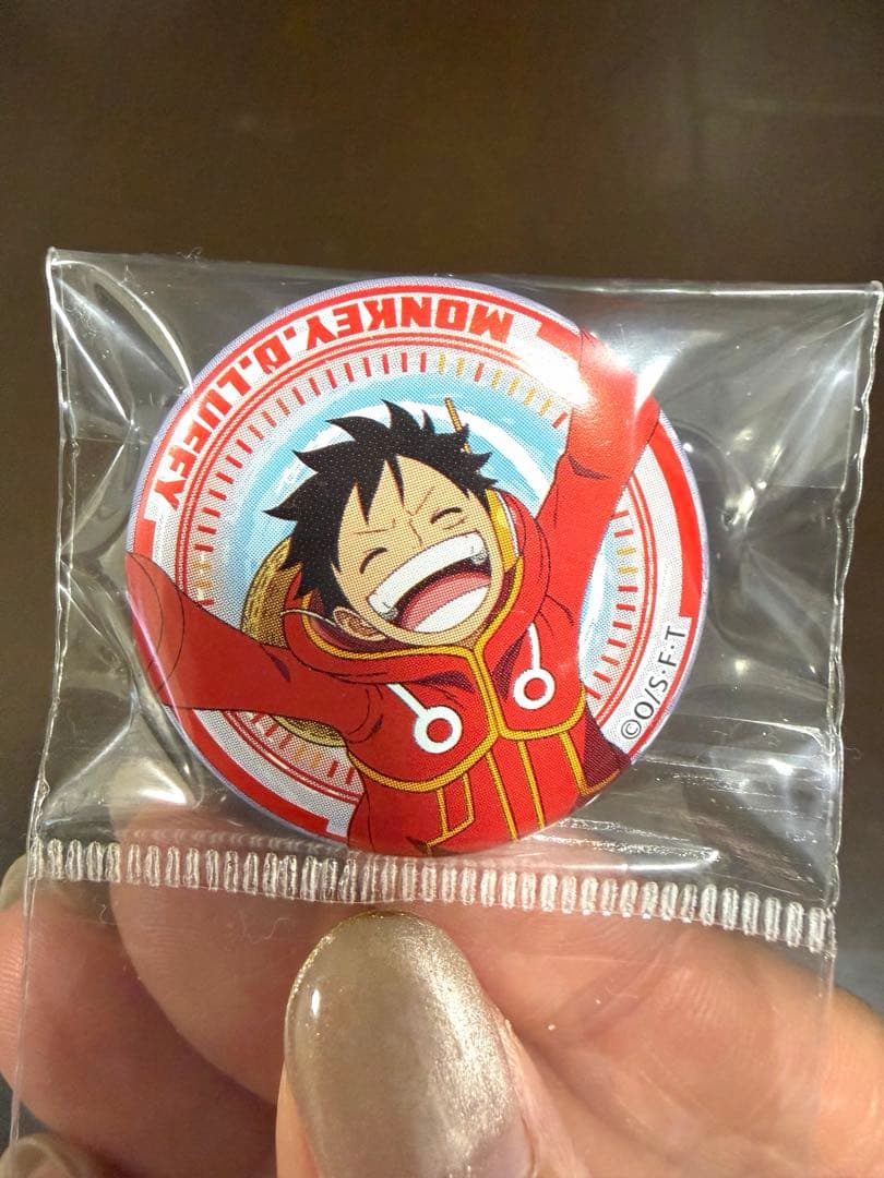 【非売品】【バレンタイン限定】ワンピース　缶バッチ　ルフィ　ニカ