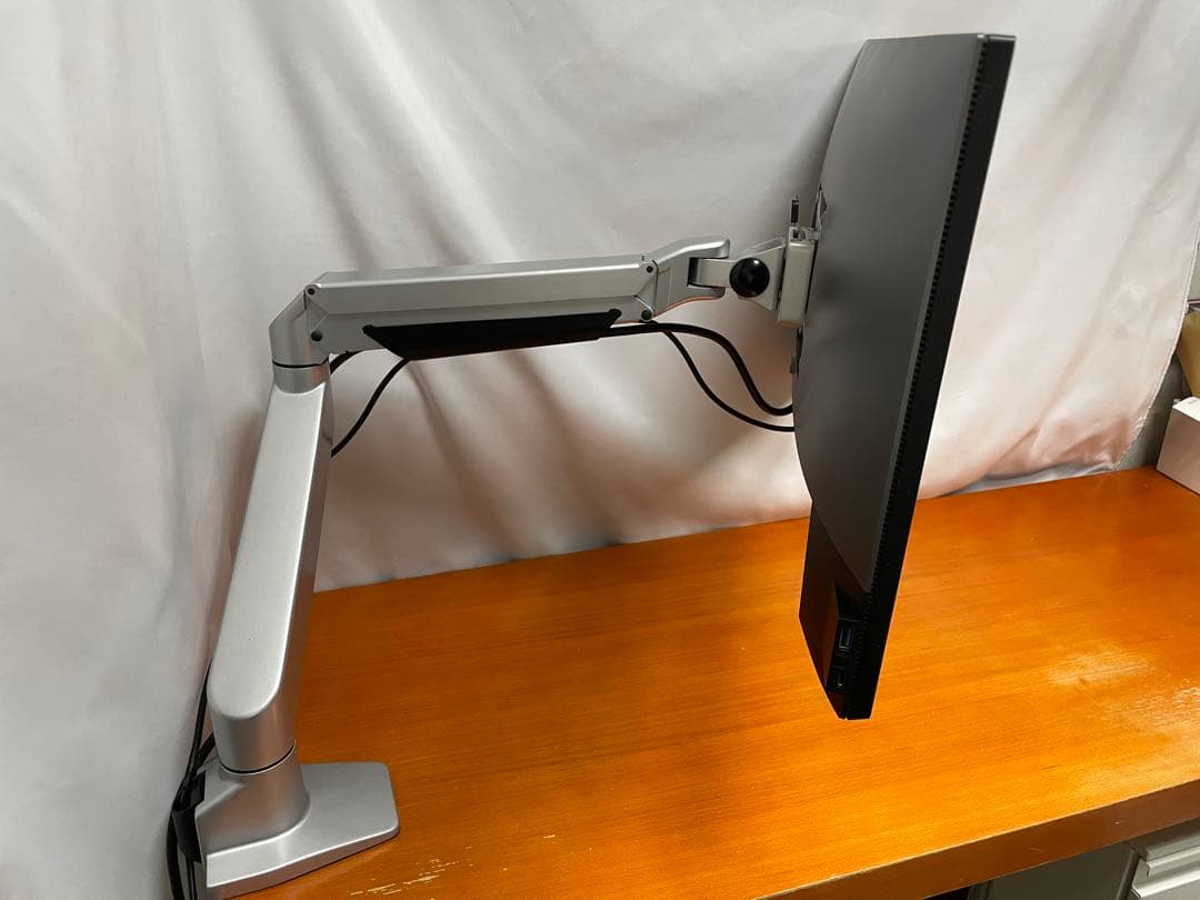 DELL製25インチ2.5K(WQHD)液晶モニター アーム付き