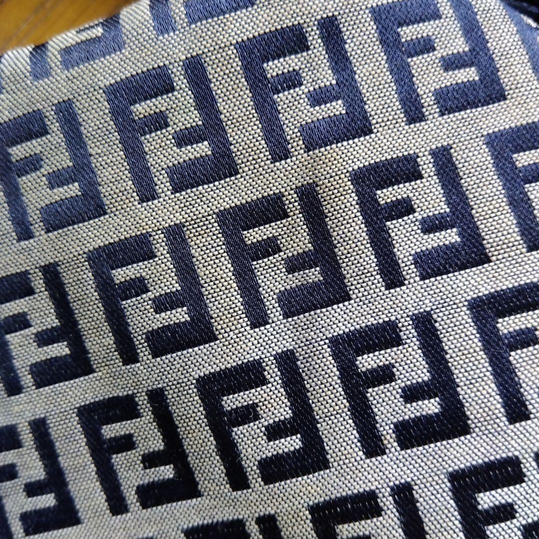 FENDI ショルダーバッグ ミニ 斜め掛け ズッカ柄 レザー 紺色