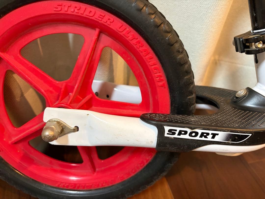 STRIDER 限定モデル　ホワイト/レッド