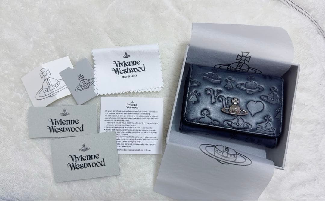 22日発送可 vivienne westwood 三つ折リ財布 　ブラック