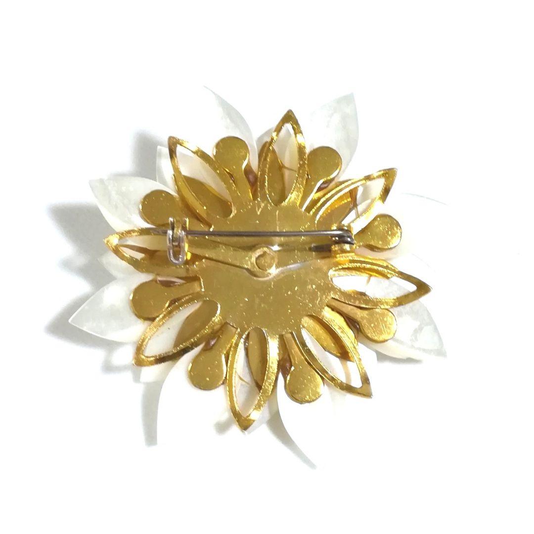 (美品) シェルフラワーブローチ