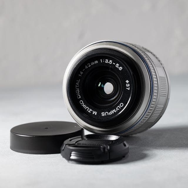 OLYMPUS M.ZUIKO DIGITAL 14-42mm Ⅱ シルバー