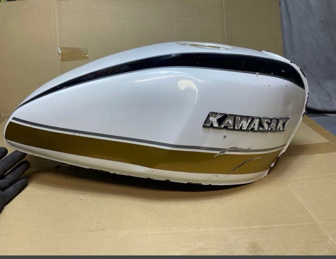 ゼファー400 タンク　ゼファー　タンク　大きな凹みなし内部サビなし