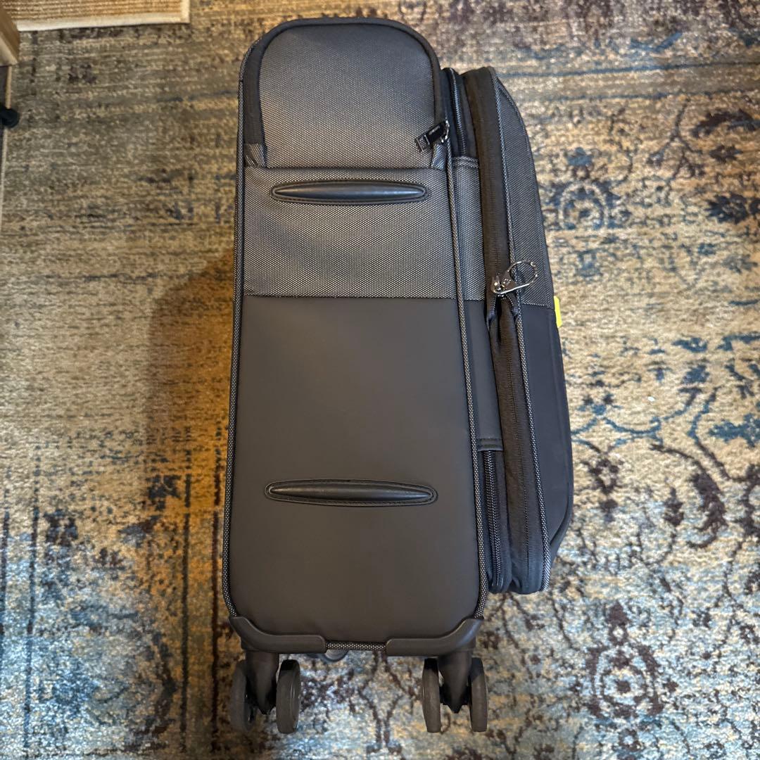 美品　サムソナイト　ソフトキャリーバッグ STRARIUM