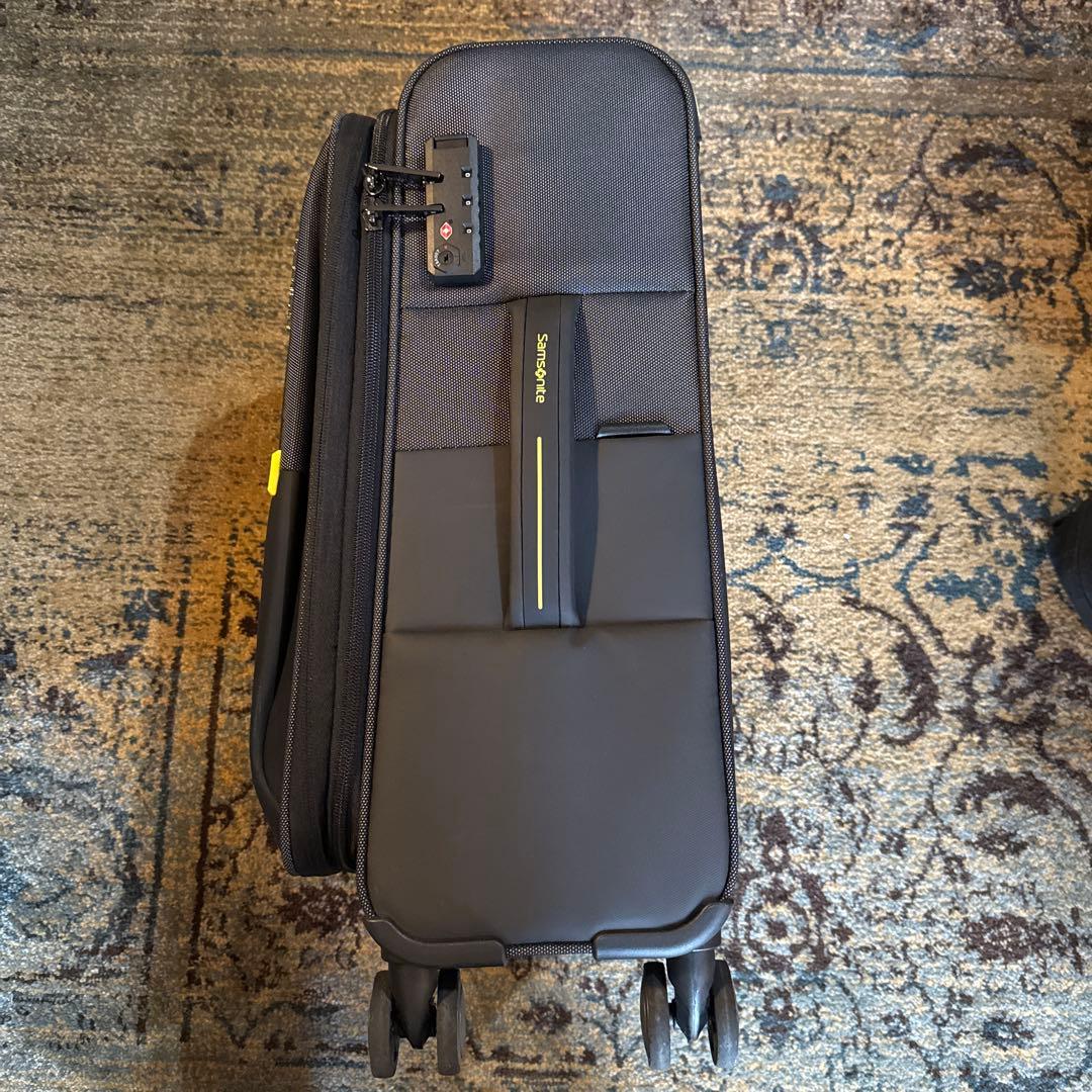 美品　サムソナイト　ソフトキャリーバッグ STRARIUM