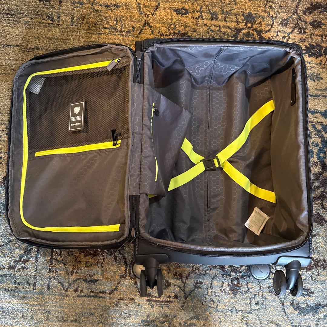 美品　サムソナイト　ソフトキャリーバッグ STRARIUM