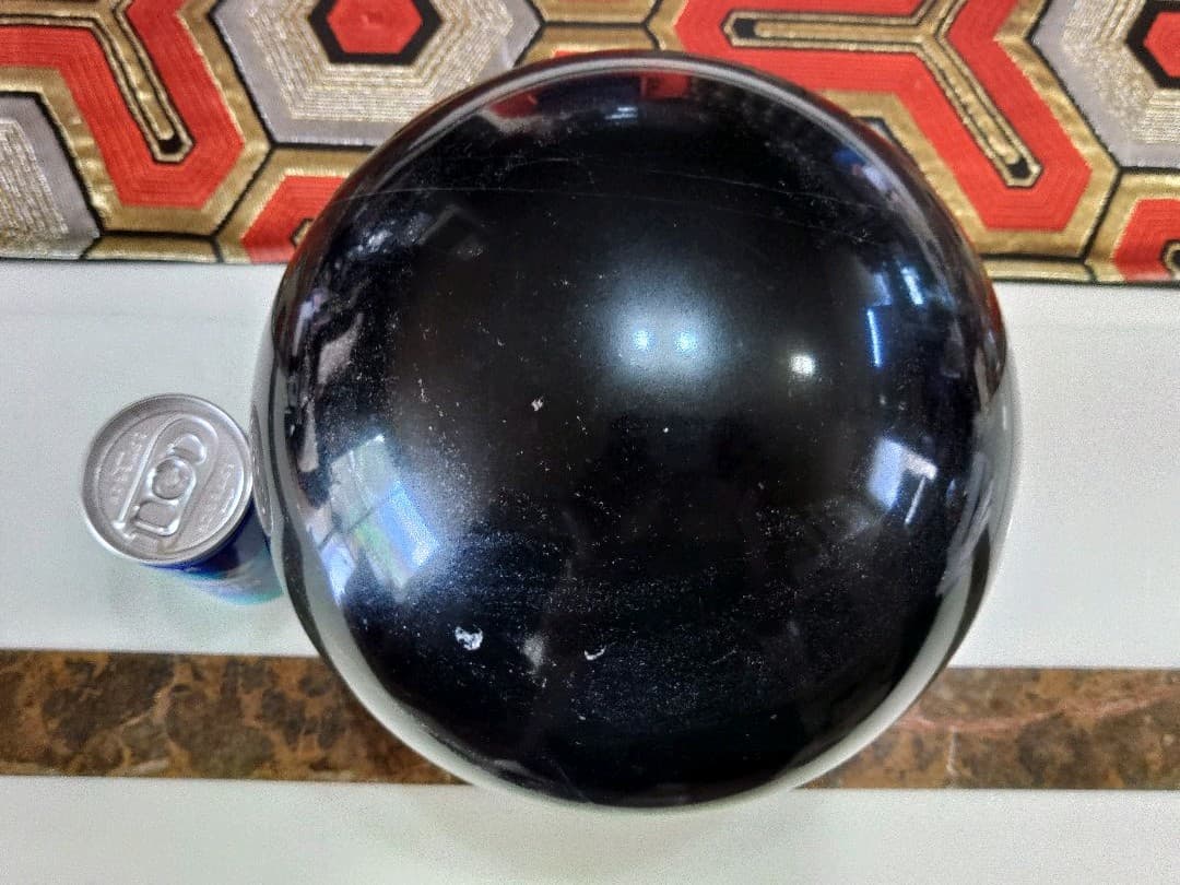 ブラックストーン　自然石　まん丸石　かわいい黒石　漆黒の岩石　ピカピカ黒丸石