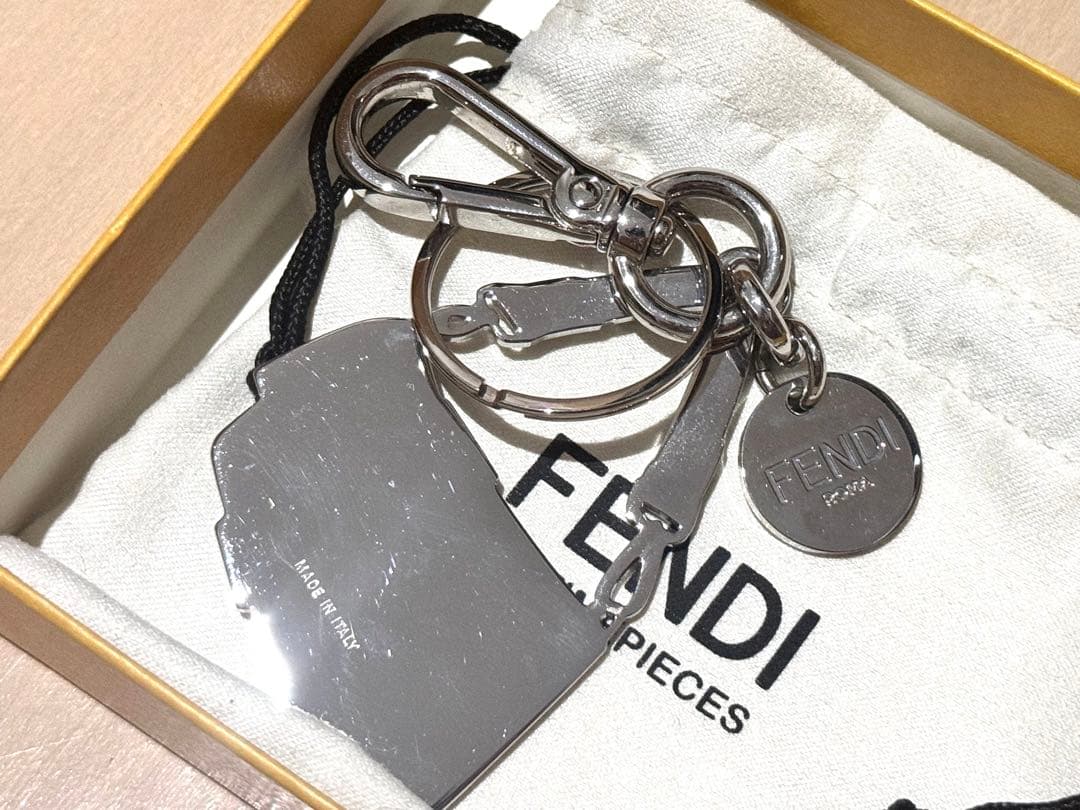 【新品未使用】FENDI バッグ型キーホルダー ネイビー