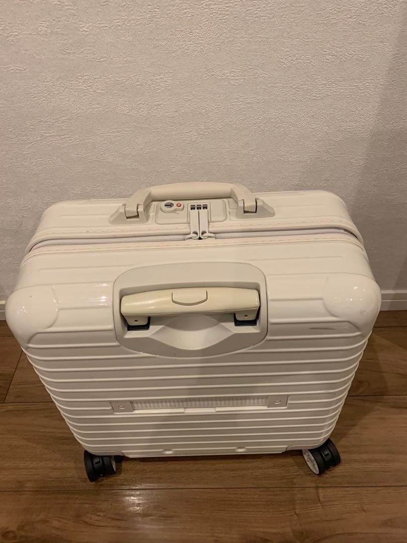 ユナイテッドアローズ別注　RIMOWA SALSA ECRU