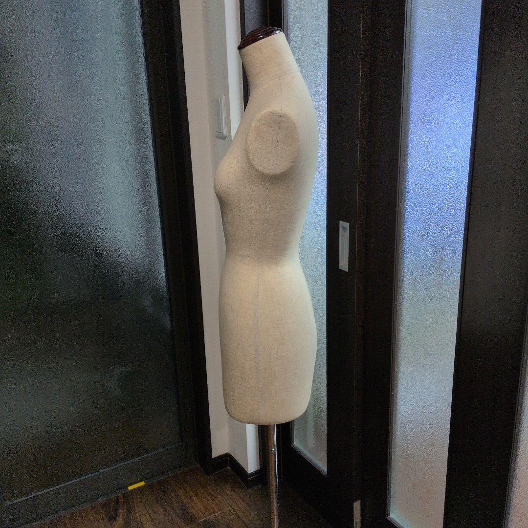 中型ベージュファブリックマネキン