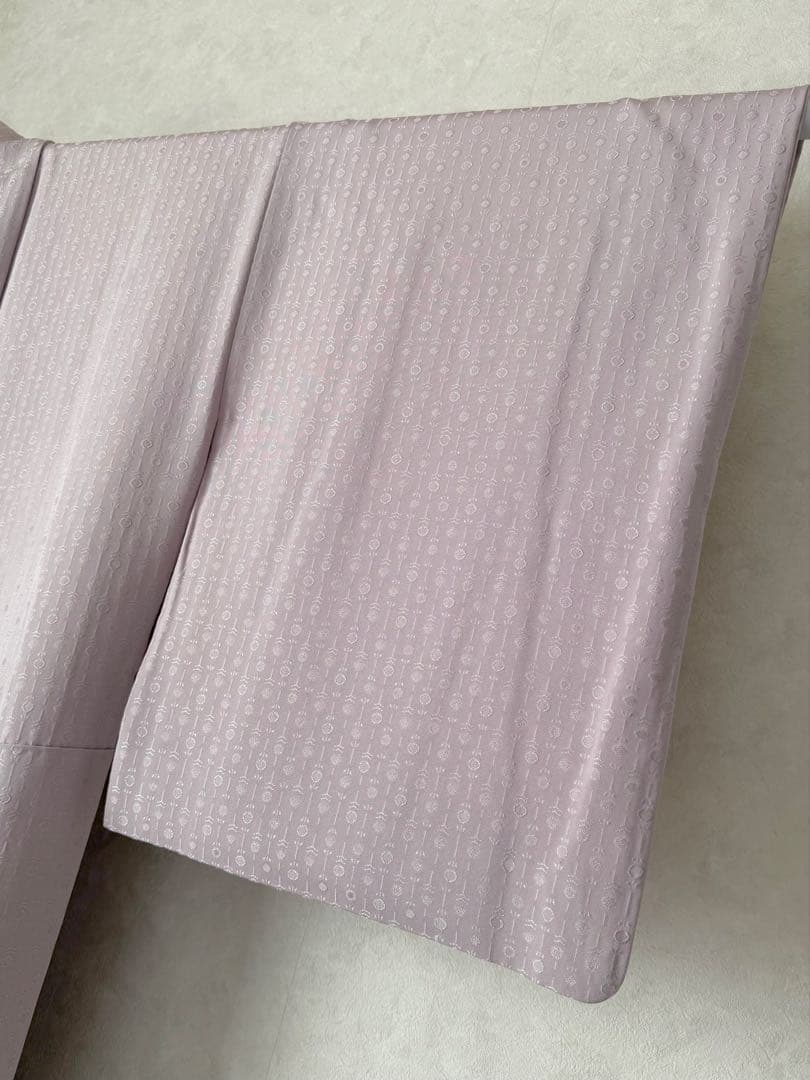 a16【特価】美品 抽象模様織り出し 一つ紋 正絹 色無地 裄 65.5