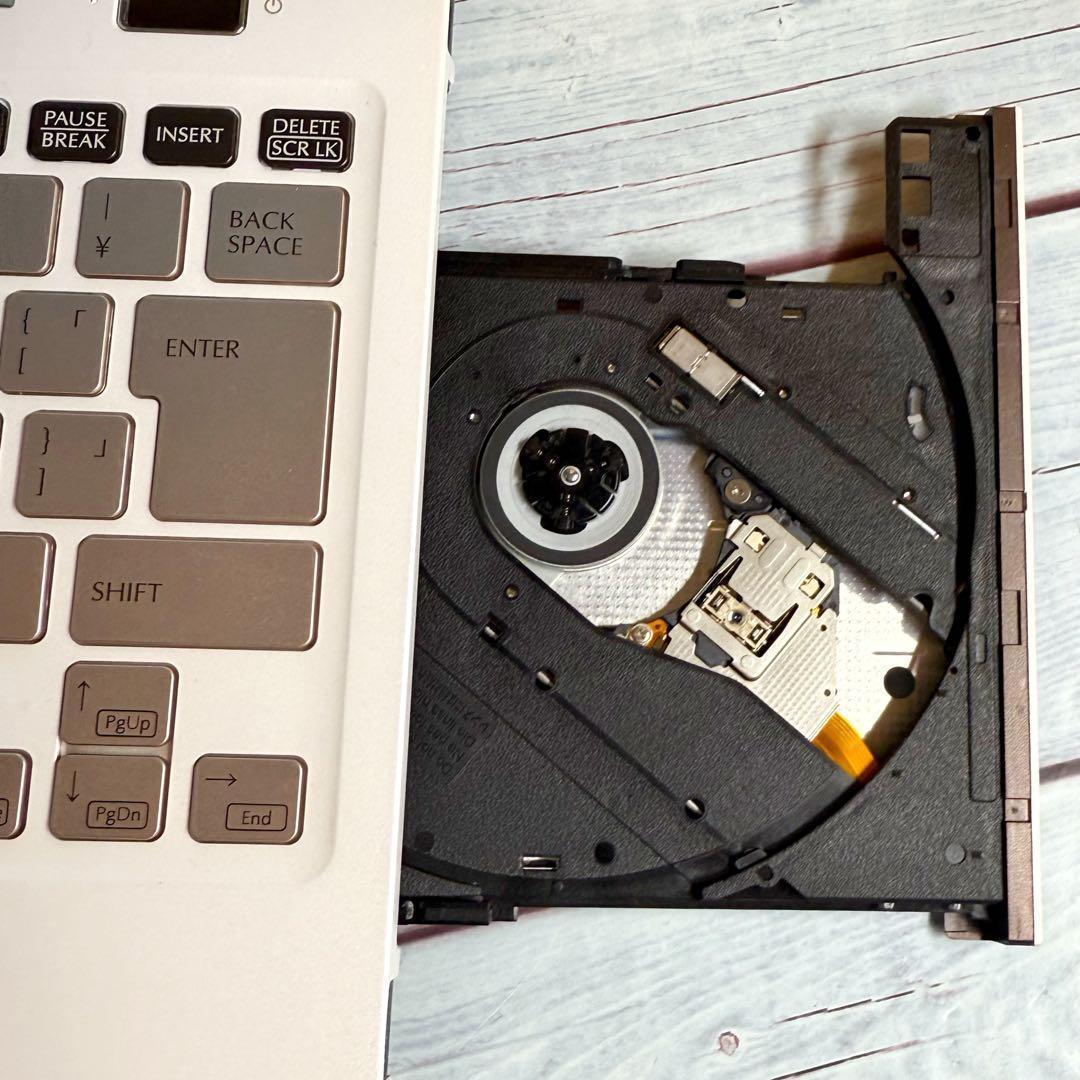 Floral Kiss❤️薄型コンパクトノートPC❤️Corei5❤️メモリ8GB