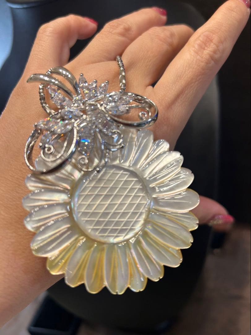 みるくみるく❣️白蝶貝細工向日葵　同梱おまとめ割