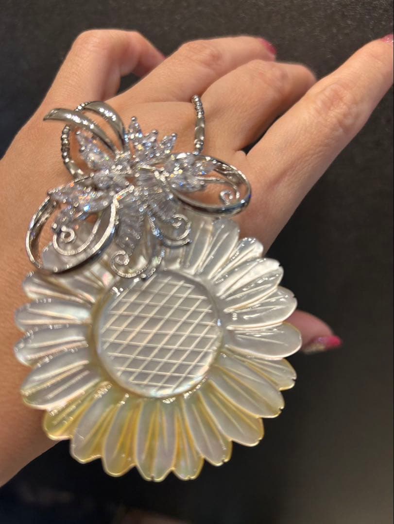 みるくみるく❣️白蝶貝細工向日葵　同梱おまとめ割