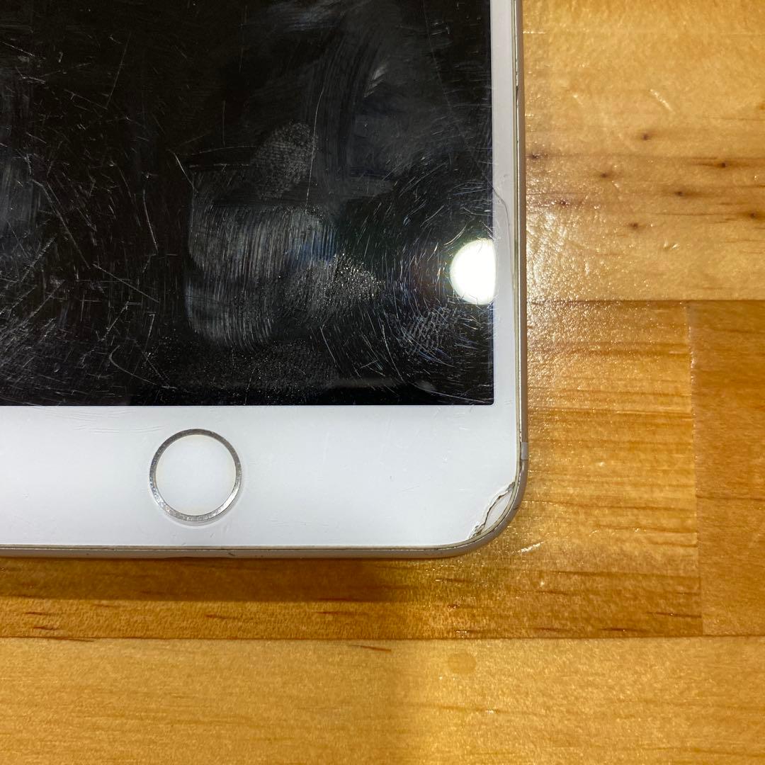 Apple iPhone 8 Plus64GB 本体