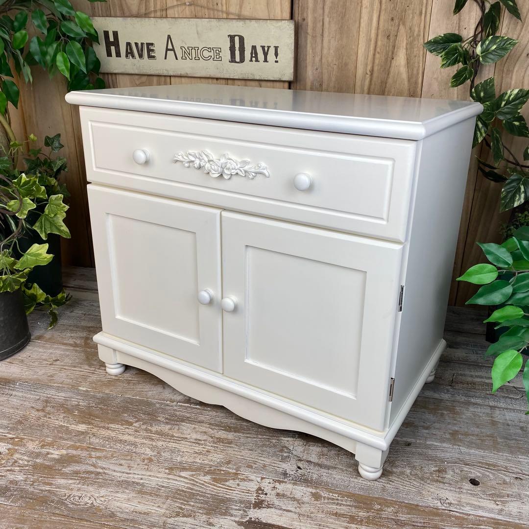 フレンチカントリー北欧調ホワイト扉キャビネット木製飾り棚収納家具チェスト姫系