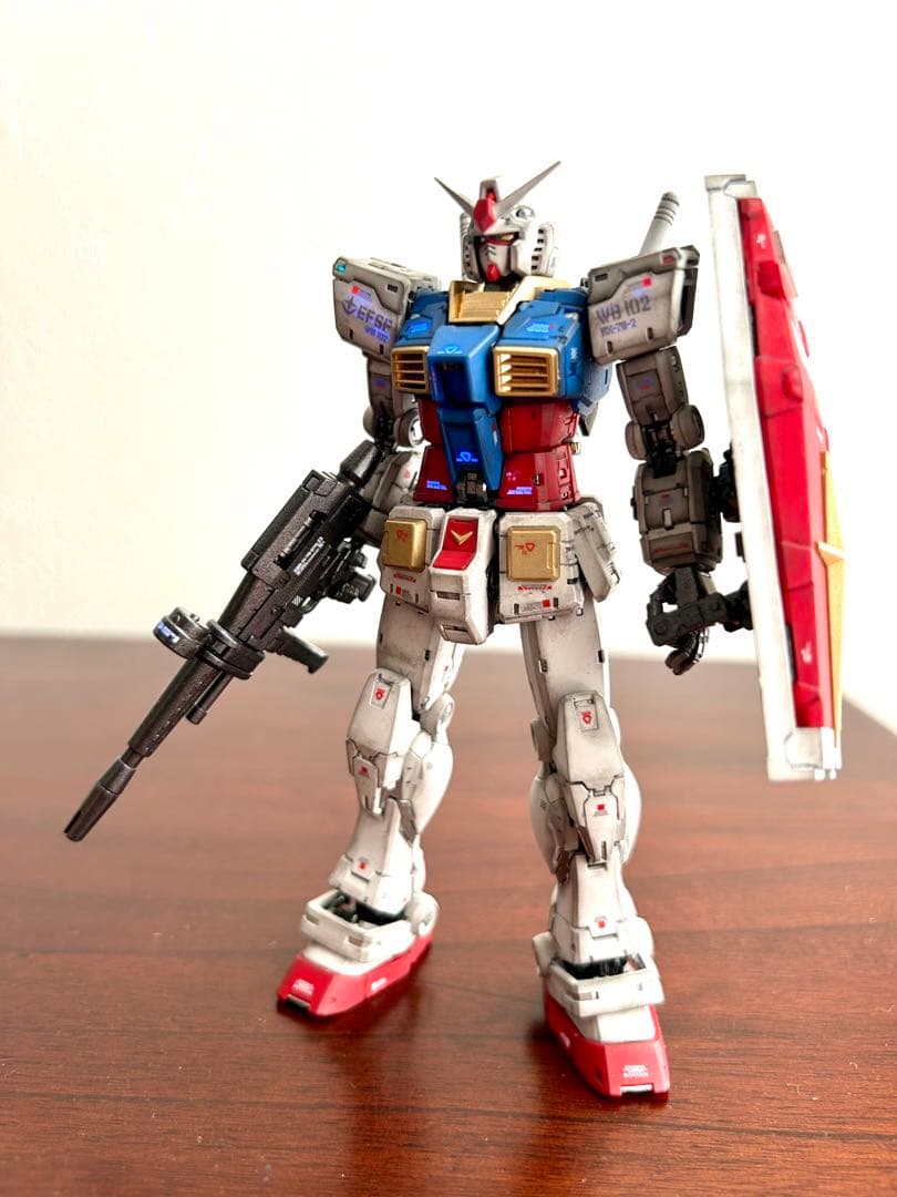 【ガンプラ】 塗装済み完成品　RG RX-78-2 ガンダム Ver.2.0