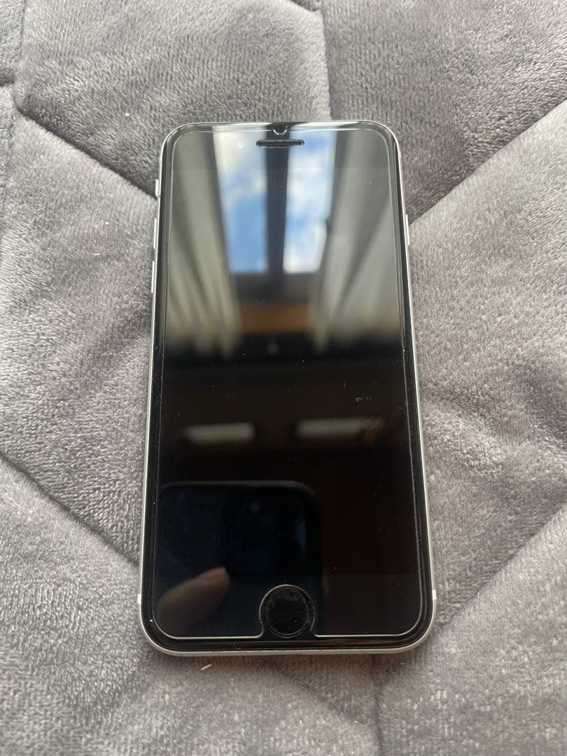 【バッテリー78%】Apple iPhone SE (第2世代) ホワイト