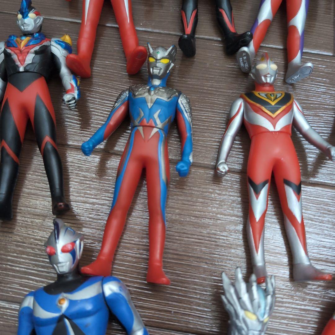 【フィギュア大量】ウルトラマン24体 ウルトラ怪獣20体 ソフビまとめ売り