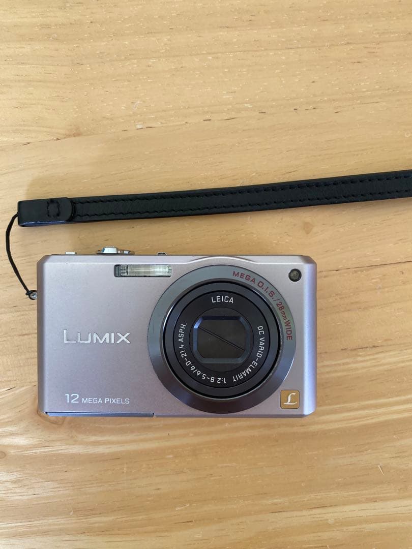 デジタルカメラ Panasonic LUMIX DMC-FX100