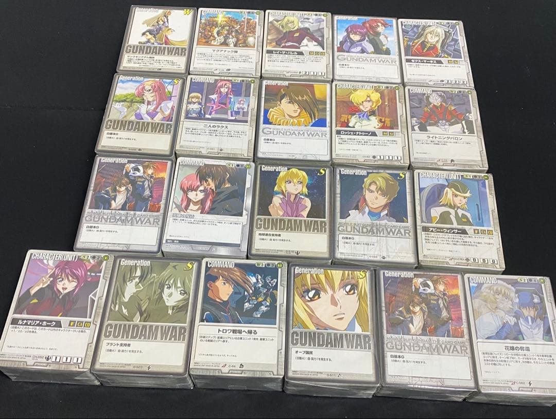 ガンダムウォーカード 白 まとめ売り ⑪約2500枚 十字勲章 など