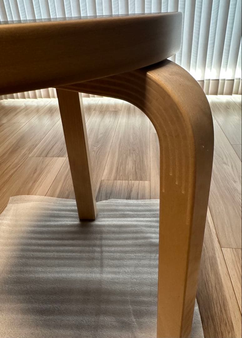 artekアルテックスツール60Stool3本脚ブラック リノリウム2024年製