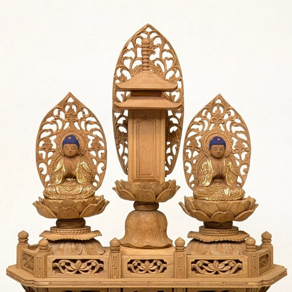 【フォロー割・新品】 三宝尊　金泥　紅檀　上彫り　総高さ約26cm　日蓮宗