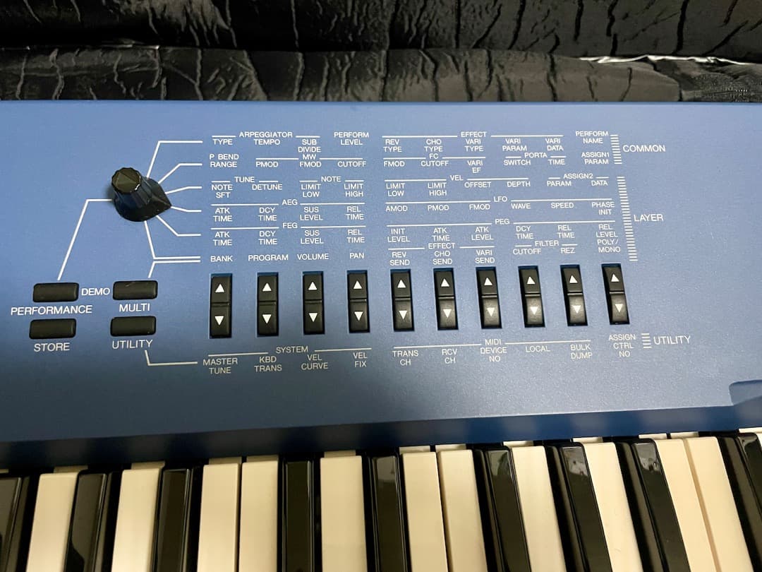 Yamaha CS1x シンセサイザー　美品
