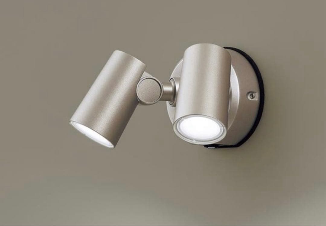 Panasonic　防犯センサーライト