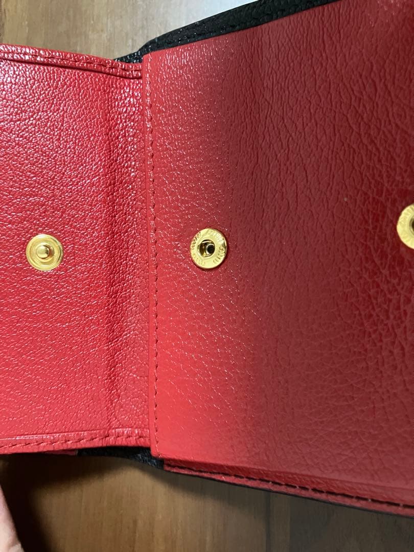【美品】miu miu ☆二つ折り財布 黒
