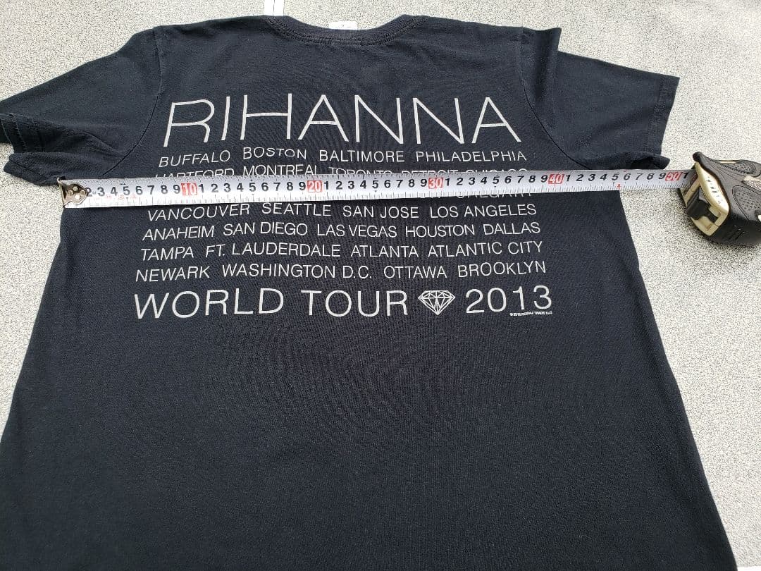 K*2様 RIHANNA　ワールドツアー　Tシャツ　2013 リアーナ　古着　レ