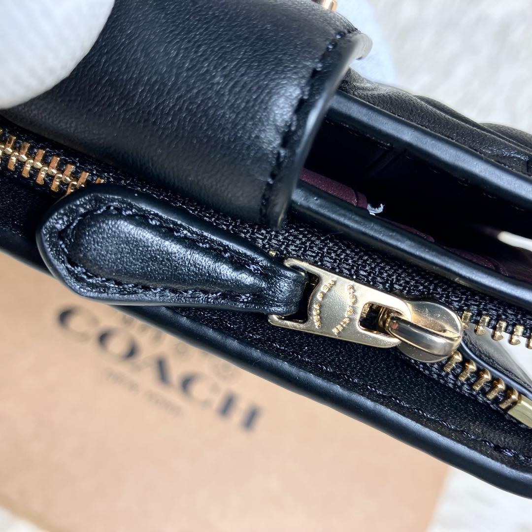 【未使用】 COACH 二つ折り シグネチャーエンボス