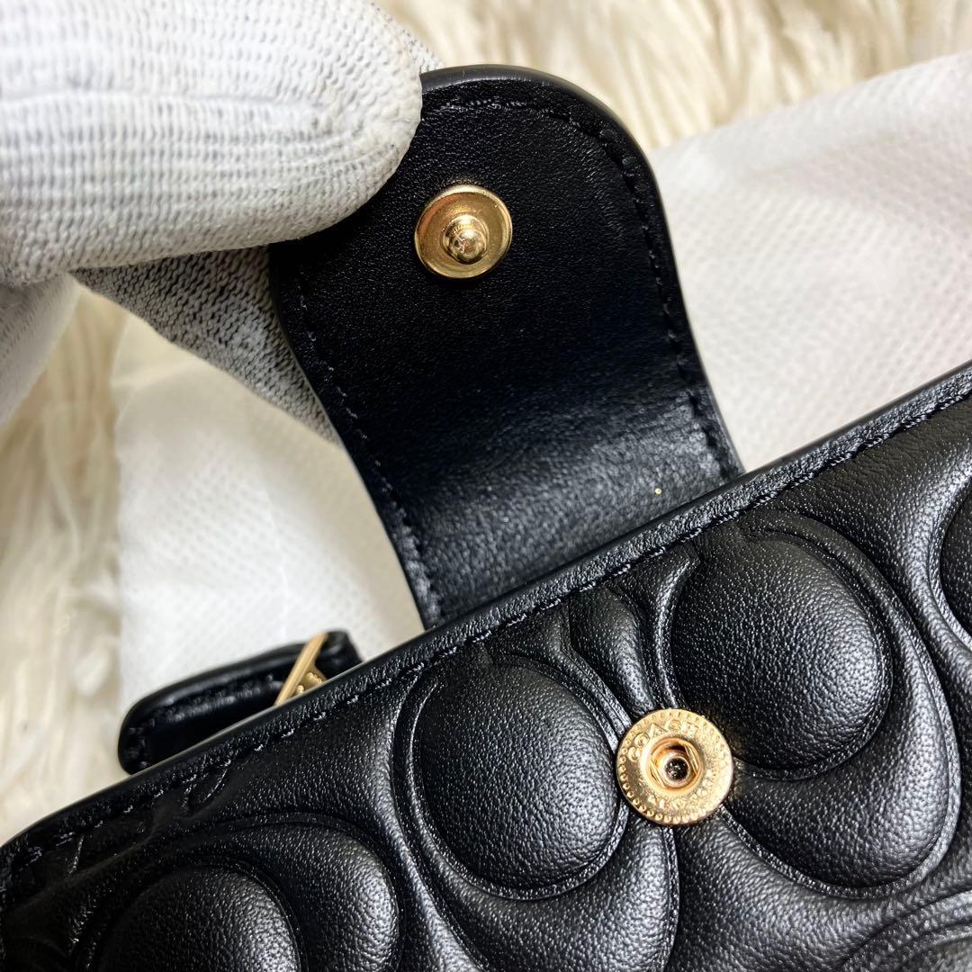 【未使用】 COACH 二つ折り シグネチャーエンボス