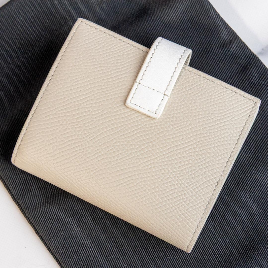 ちいかわ  CELINE スモール ストラップウォレット