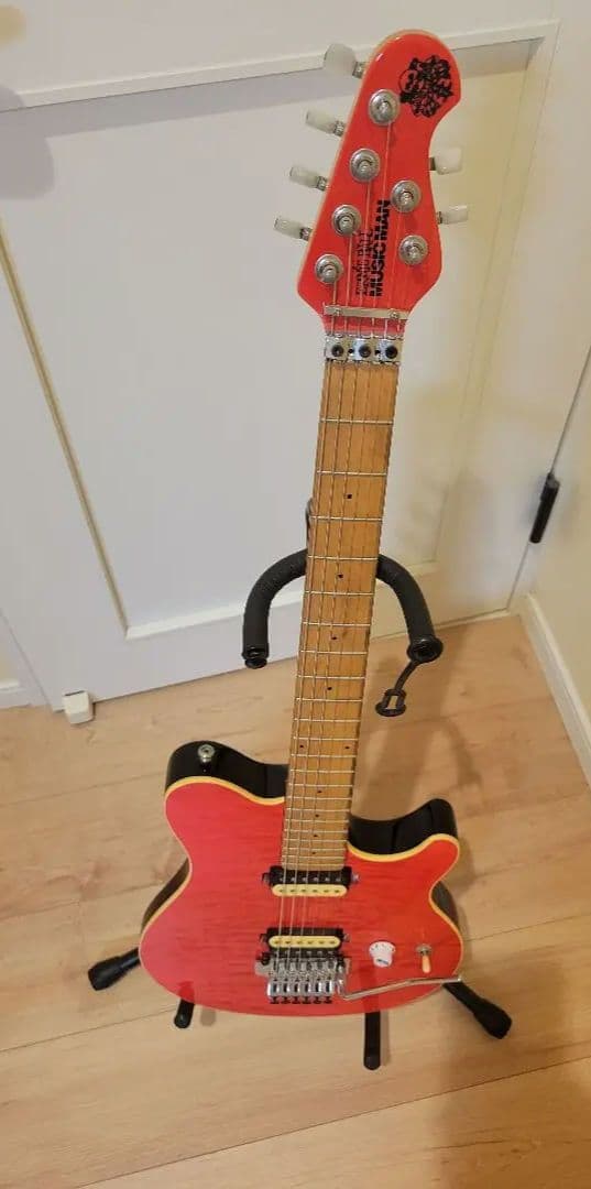 Sterling by MUSICMAN　AX40 ピンク塗装　ミュージックマン