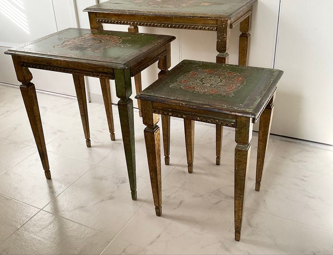 イタリア ヴィンテージ　ネストテーブル　ハンドペイント　型押し　アンティーク家具