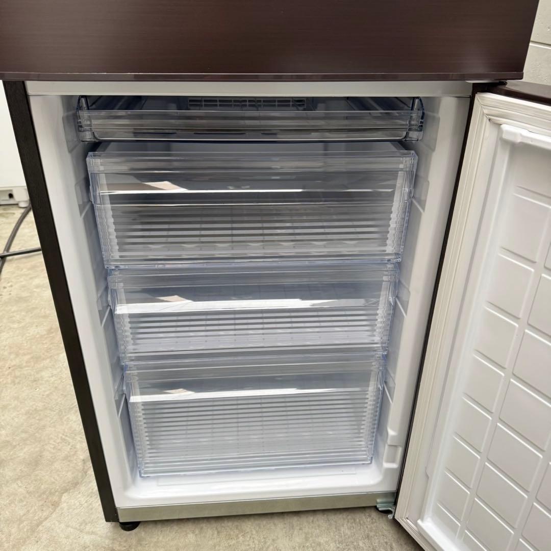 112⭐️2022年製美品★シャープ　冷蔵庫　ブラウン　大型　2ドア　280L