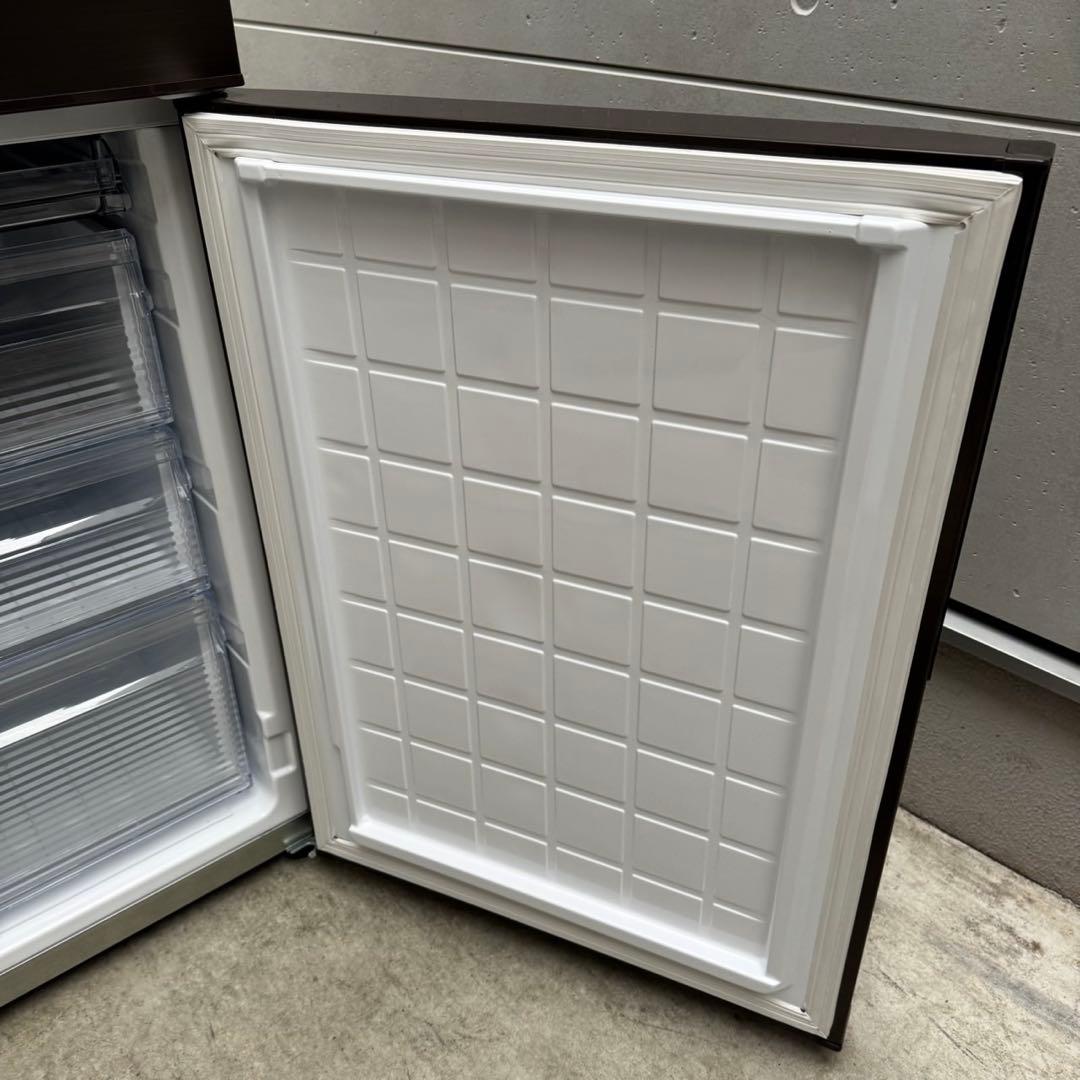 112⭐️2022年製美品★シャープ　冷蔵庫　ブラウン　大型　2ドア　280L