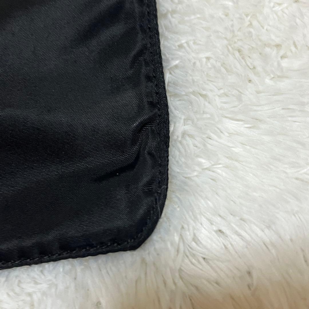 美品　PRADA プラダ　ナイロン　ショルダーバッグ　三角プレート　ブラック　黒