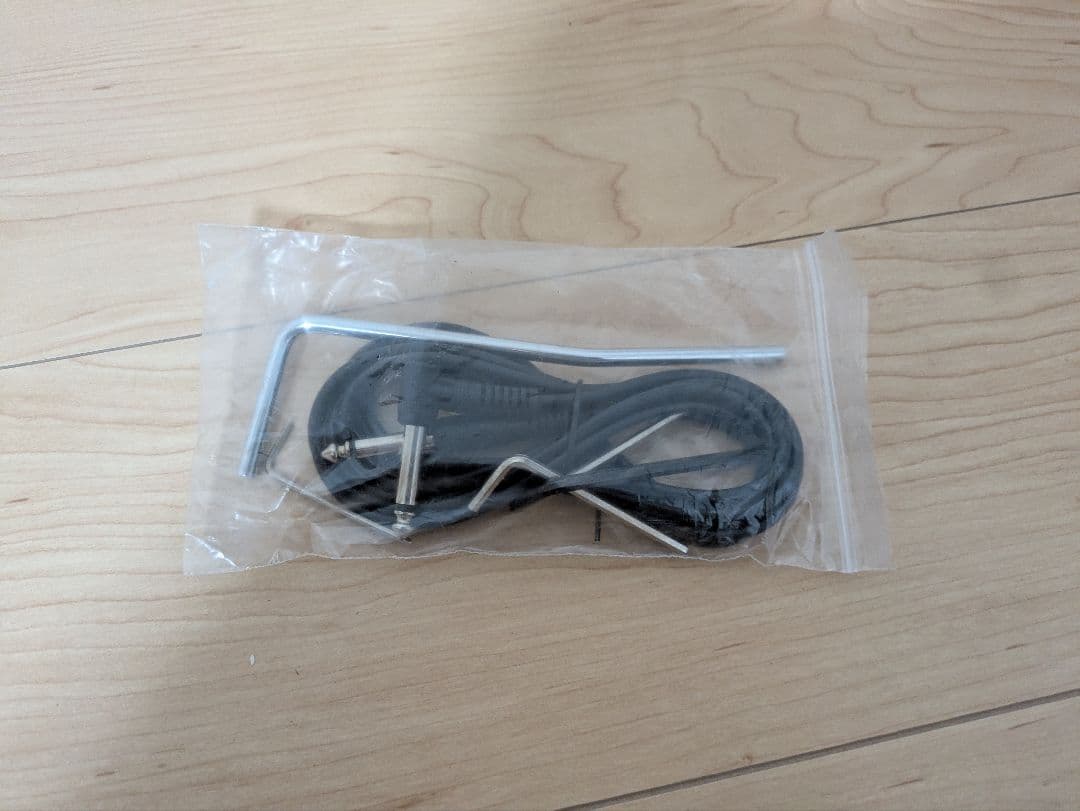 Elioth No.S305 シルバーエレキギター　ソフトケース+付属品付