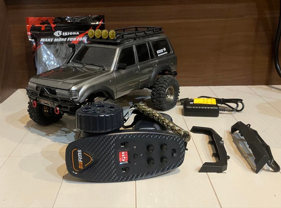 FMS FCX18 トヨタ ランドクルーザー LC80 1/18 クローラー