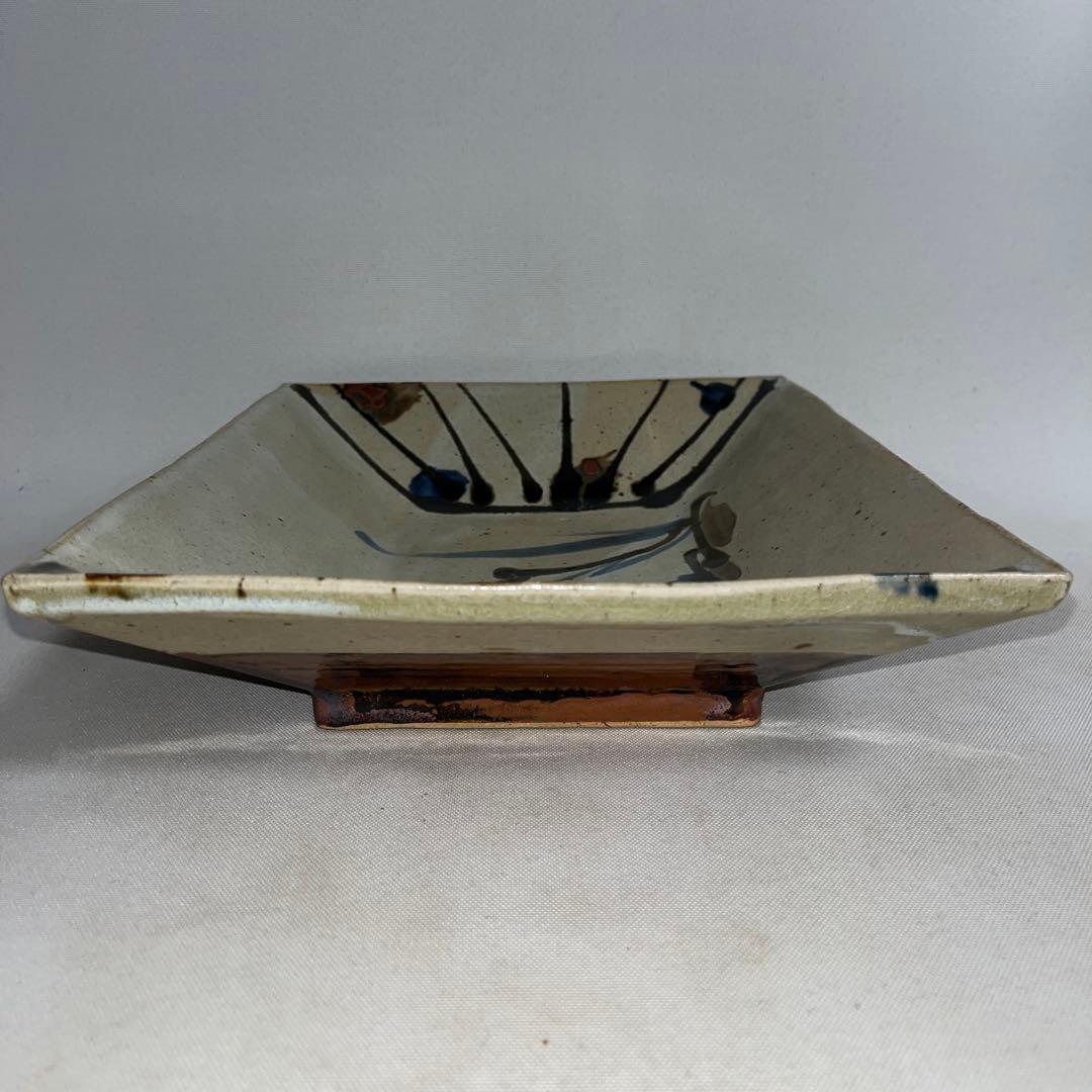 鉄砂草花文　角皿　佐久間賢司作　識箱