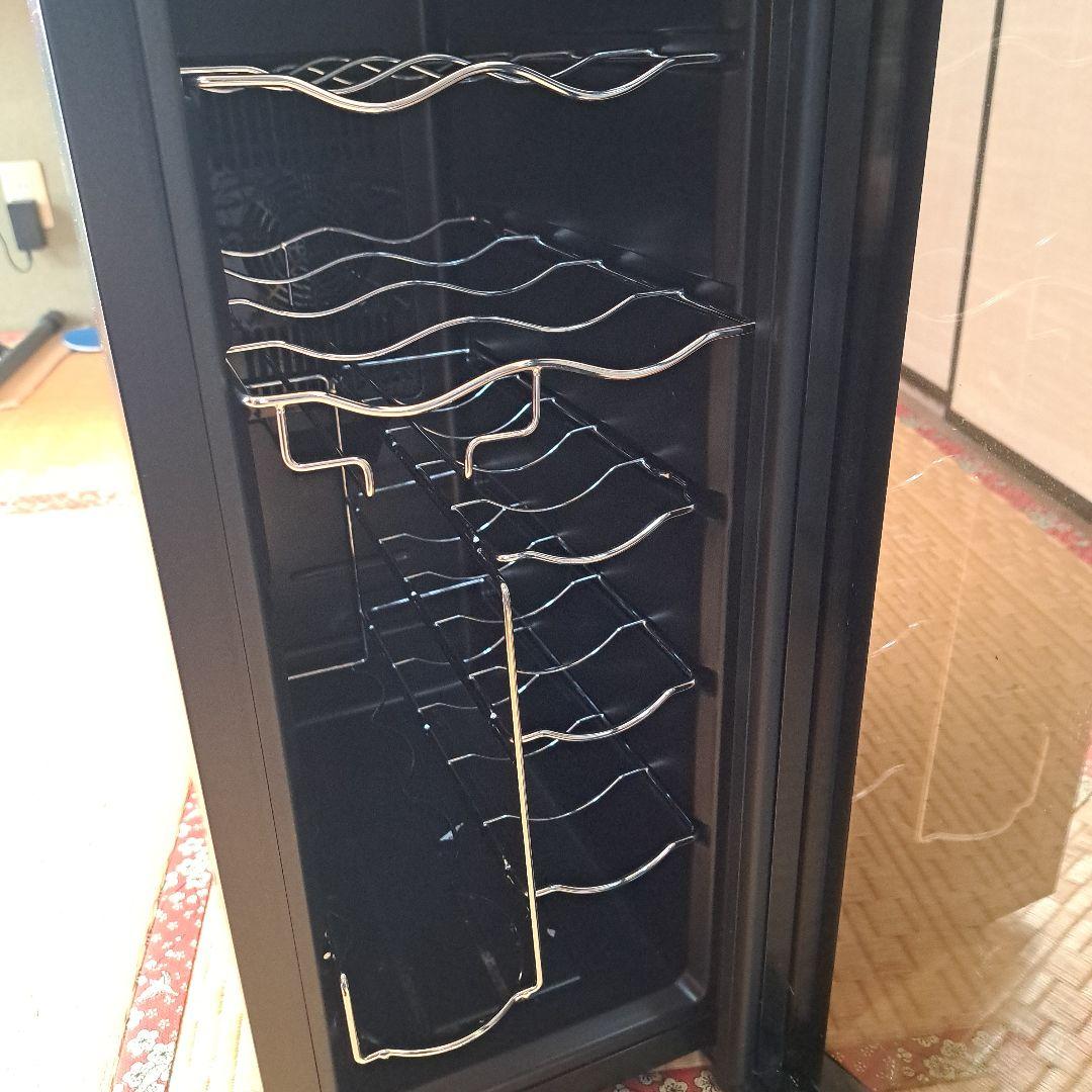 コーナー型ワインセラー 黒 ガラス扉 5棚