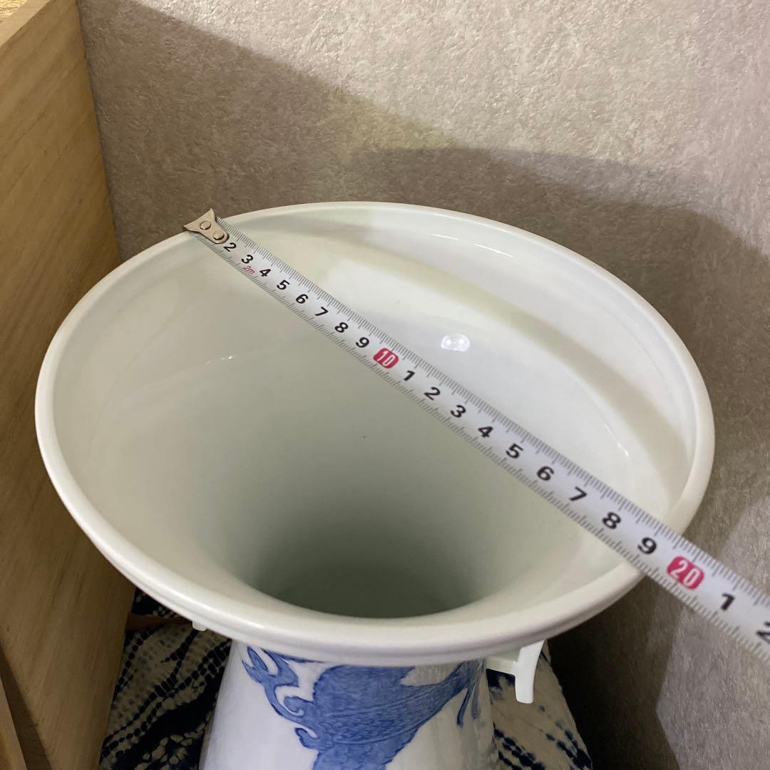 人間国宝　井上萬二　染付鳳凰彫文耳付花器