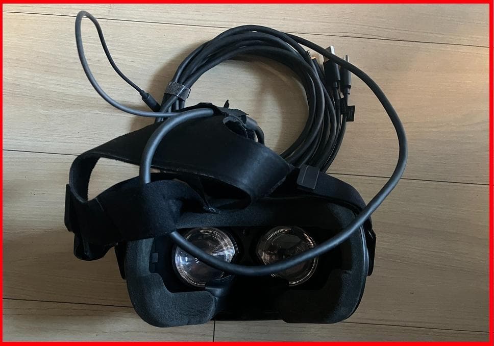 【初売り】HTC Vive VRヘッドセットとコントローラーセット　バッグ付き